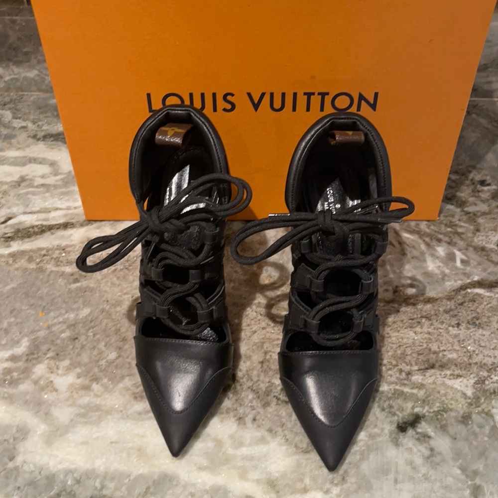 Louis Vuitton black tie up pumps